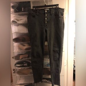 MUST GO - Madewell Frayed Hem Button Up Jeans